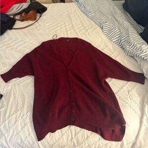 Like new maroon American Eagle 3 quarter length sleeve sweater